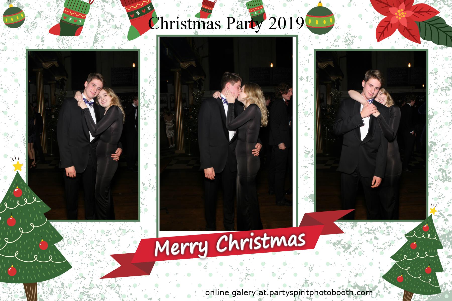 Christmas Party | View more photos from the event at gallery.partyspiritphotobooth.com/u/PartySpiritPhotoBooth/Christmas-Party-0